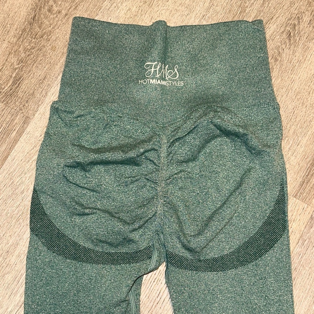 Hot Miami Styles Scrunch Leggings